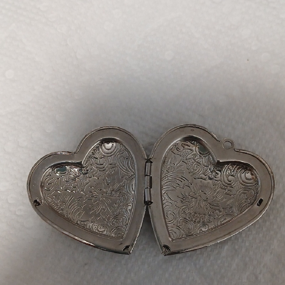 Aldo Silver Heart Necklace with Vintage Charm - Picture 2 of 3